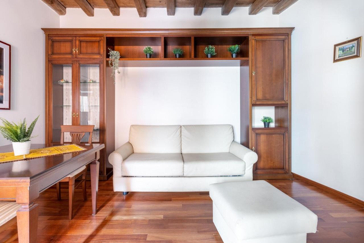 Vg Trevi Fountain 5 Stelle Elegant Apartment Рим Екстериор снимка