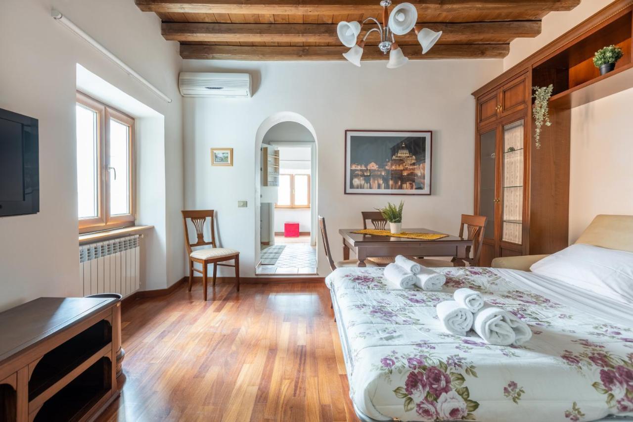 Vg Trevi Fountain 5 Stelle Elegant Apartment Рим Екстериор снимка